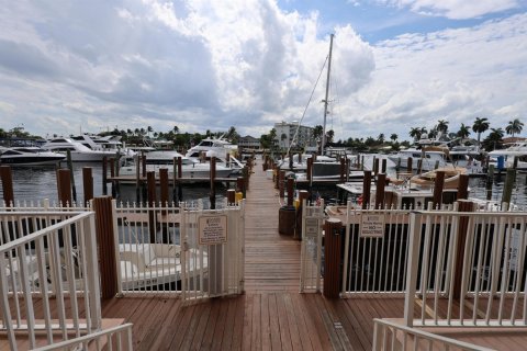 Propiedad comercial en Pompano Beach, Florida № 2265579