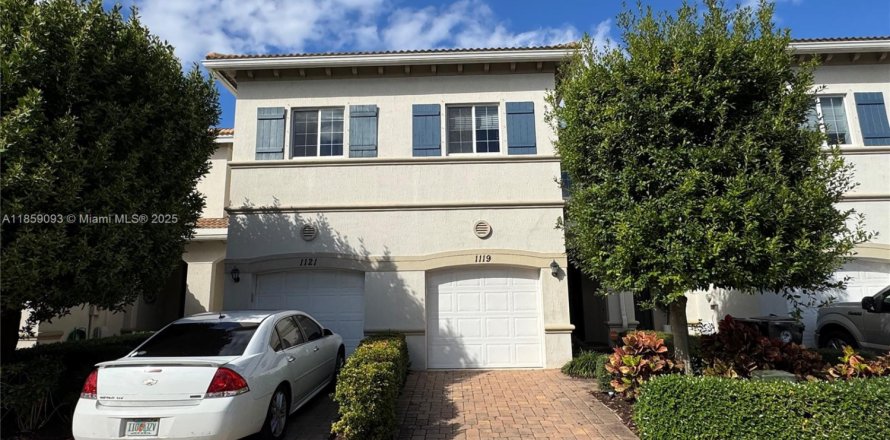 House in West Palm Beach, Florida 3 bedrooms, 146.6 sq.m. № 1887858