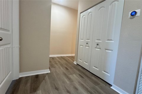 House in West Palm Beach, Florida 3 bedrooms, 146.6 sq.m. № 1887858 - photo 19