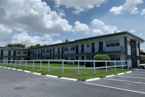 Apartamento en alquiler en Hollywood, Florida, 1 dormitorio № 2179426 - foto 12
