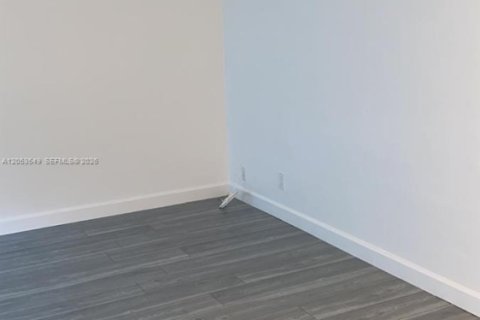 Apartamento en alquiler en Hollywood, Florida, 1 dormitorio № 2179426 - foto 9