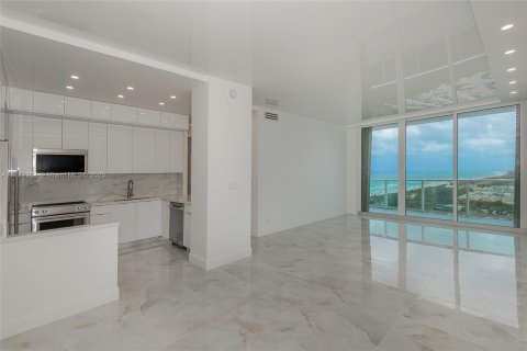 Copropriété à vendre à Sunny Isles Beach, Floride: 2 chambres, 126.07 m2 № 1698702 - photo 3