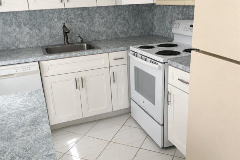 Кондоминиум с 3 комнатами в Бока-Ратон, Флорида № 2086759