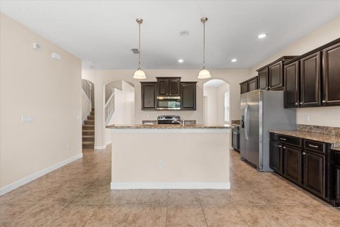 House in Davenport, Florida 5 bedrooms, 297.47 sq.m. № 1775591 - photo 8