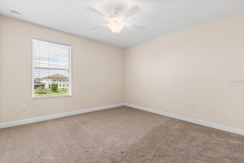 House in Davenport, Florida 5 bedrooms, 297.47 sq.m. № 1775591 - photo 24