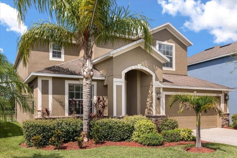 House in Davenport, Florida 5 bedrooms, 297.47 sq.m. № 1775591 - photo 2