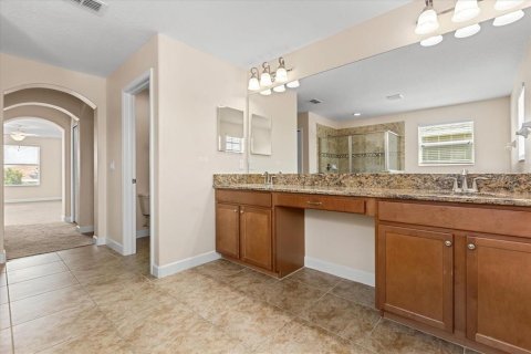 House in Davenport, Florida 5 bedrooms, 297.47 sq.m. № 1775591 - photo 22