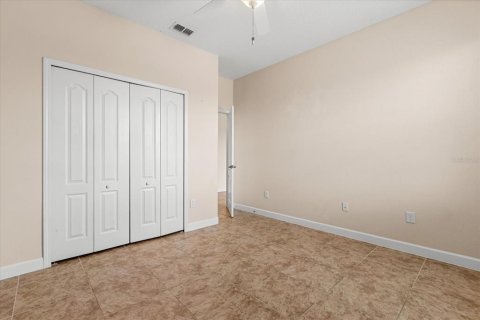 House in Davenport, Florida 5 bedrooms, 297.47 sq.m. № 1775591 - photo 16