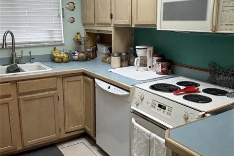 Condominio en venta en Saint Petersburg, Florida, 2 dormitorios, 78.97 m2 № 2211913 - foto 4