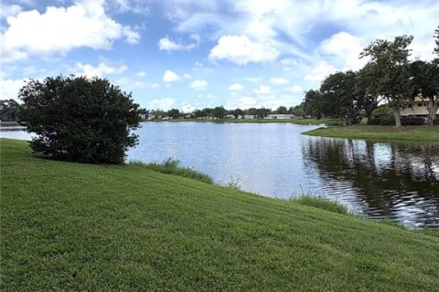 Condominio en venta en Saint Petersburg, Florida, 2 dormitorios, 78.97 m2 № 2211913 - foto 19
