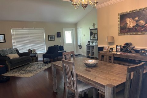 House in Cooper City, Florida 3 bedrooms, 149.39 sq.m. № 1882598 - photo 7