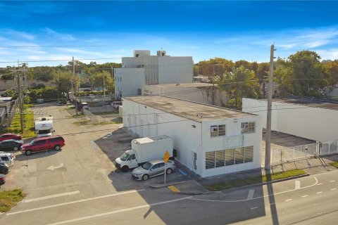 Commercial property in Miami, Florida № 2026722 - photo 27