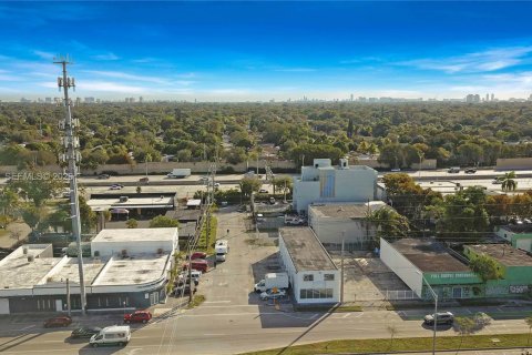Commercial property in Miami, Florida № 2026722 - photo 24