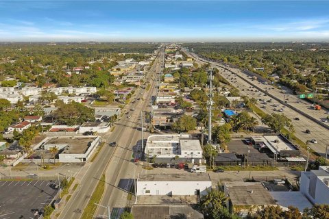 Commercial property in Miami, Florida № 2026722 - photo 20