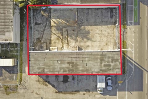 Commercial property in Miami, Florida № 2026722 - photo 18