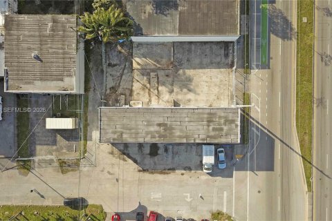 Commercial property in Miami, Florida № 2026722 - photo 17
