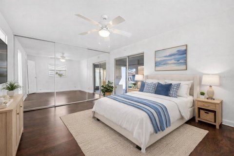 Condo in Sun City Center, Florida, 1 bedroom  № 2217745 - photo 5