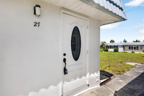 Condo in Sun City Center, Florida, 1 bedroom  № 2217745 - photo 20