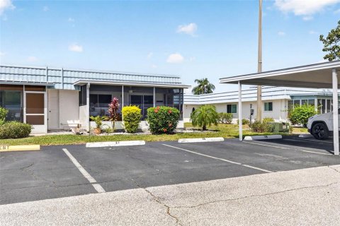 Condo in Sun City Center, Florida, 1 bedroom  № 2217745 - photo 23