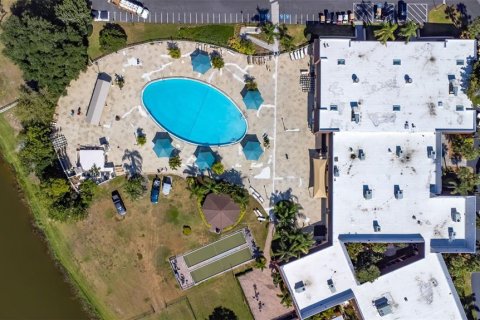 Condo in Sun City Center, Florida, 1 bedroom  № 2217745 - photo 29