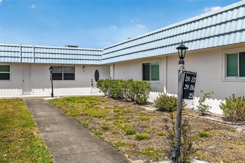 Condo in Sun City Center, Florida, 1 bedroom  № 2217745 - photo 22