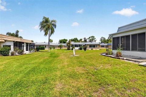 Condo in Sun City Center, Florida, 1 bedroom  № 2217745 - photo 25