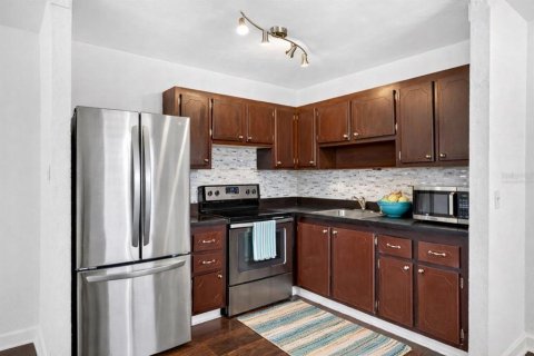 Condo in Sun City Center, Florida, 1 bedroom  № 2217745 - photo 3