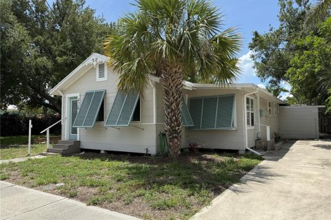 Villa ou maison à vendre à Punta Gorda, Floride: 2 chambres, 114.46 m2 № 1782259 - photo 1
