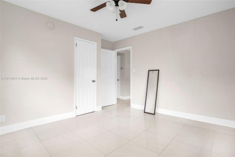 Casa en venta en Oakland Park, Florida, 3 dormitorios, 101.08 m2 № 1774456 - foto 24
