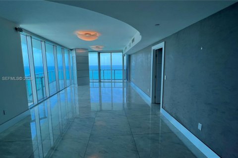 Купить кондоминиум в Санни-Айлс-Бич, Флорида 4 спальни, 222.41м2, № 2003449 - фото 8