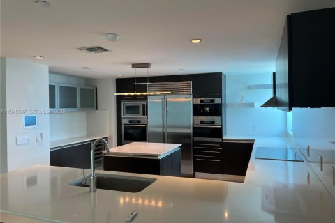 Купить кондоминиум в Санни-Айлс-Бич, Флорида 4 спальни, 222.41м2, № 2003449 - фото 27