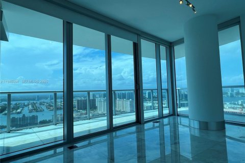 Купить кондоминиум в Санни-Айлс-Бич, Флорида 4 спальни, 222.41м2, № 2003449 - фото 13