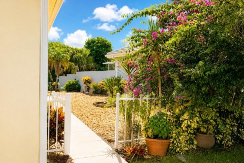 House in Hobe Sound, Florida 3 bedrooms, 187.38 sq.m. № 2301853 - photo 18