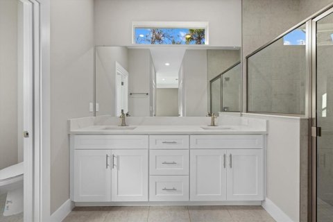 House in North Port, Florida 4 bedrooms, 184.88 sq.m. № 1565059 - photo 8