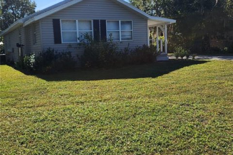 House in Lakeland, Florida 3 bedrooms, 114.08 sq.m. № 2102882