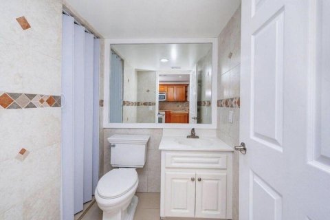 Touwnhouse à louer à Miami, Floride: 3 chambres, 121.52 m2 № 2414156 - photo 6