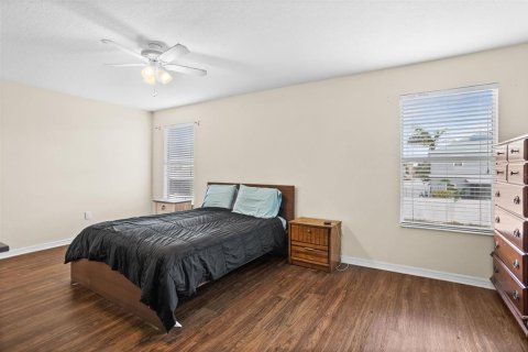House in Wimauma, Florida 4 bedrooms, 230.58 sq.m. № 1443791 - photo 14