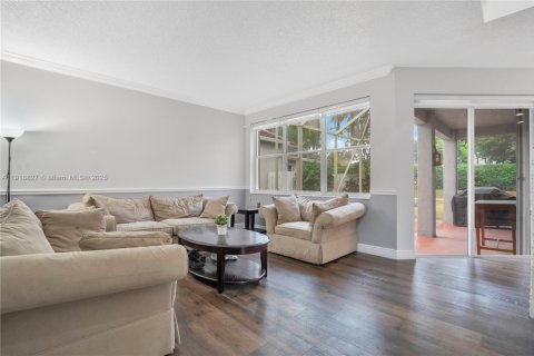 Villa ou maison à vendre à Weston, Floride: 4 chambres, 198.16 m2 № 1976983 - photo 3