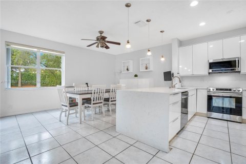 Villa ou maison à vendre à Weston, Floride: 4 chambres, 198.16 m2 № 1976983 - photo 7