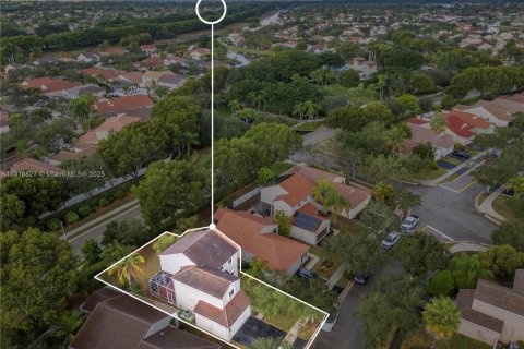 Villa ou maison à vendre à Weston, Floride: 4 chambres, 198.16 m2 № 1976983 - photo 24