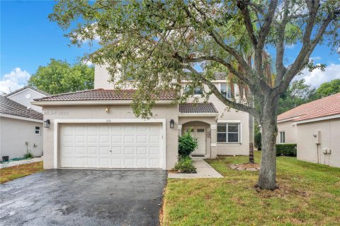 Villa ou maison à vendre à Weston, Floride: 4 chambres, 198.16 m2 № 1976983 - photo 1