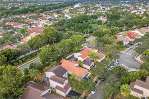 Villa ou maison à vendre à Weston, Floride: 4 chambres, 198.16 m2 № 1976983 - photo 22