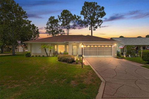 Villa ou maison à vendre à Spring Hill, Floride: 2 chambres, 173.36 m2 № 2237159 - photo 2