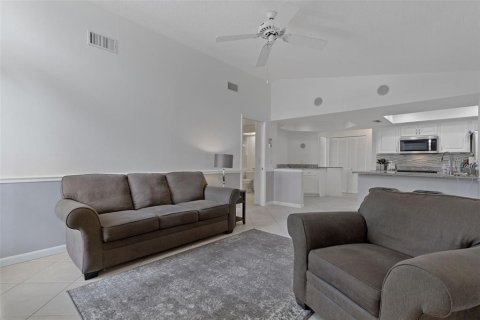 Villa ou maison à vendre à Spring Hill, Floride: 2 chambres, 173.36 m2 № 2237159 - photo 19