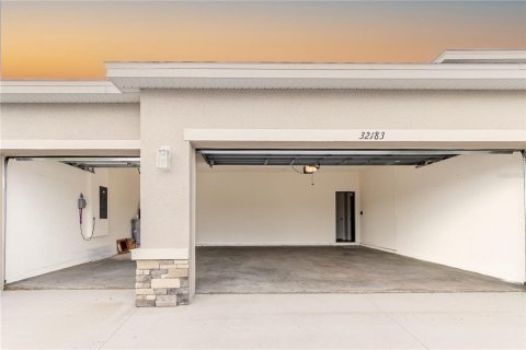 Снять в аренду виллу или дом в Уэсли-Чепел, Флорида 4 комнаты, 235.69м2, № 1906446 - фото 3