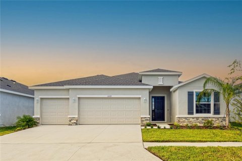 Снять в аренду виллу или дом в Уэсли-Чепел, Флорида 4 комнаты, 235.69м2, № 1906446 - фото 1