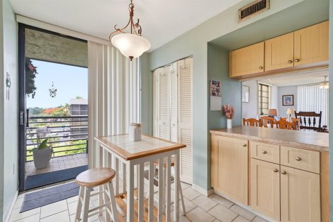 Condo in Pembroke Pines, Florida, 2 bedrooms № 2088413 - photo 5