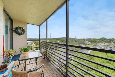 Condo in Pembroke Pines, Florida, 2 bedrooms № 2088413 - photo 13