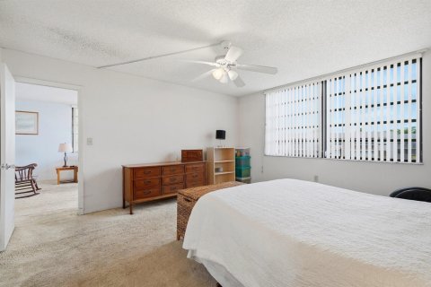 Condo in Pembroke Pines, Florida, 2 bedrooms № 2088413 - photo 21