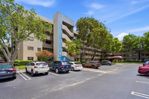 Condo in Pembroke Pines, Florida, 2 bedrooms № 2088413 - photo 30